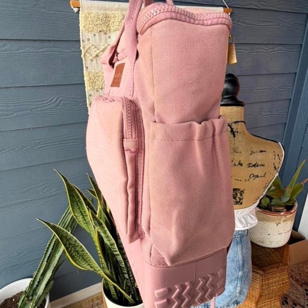 Bogg Bag Travel Canvas Backpack in the shade Blush - Picture 4 of 8